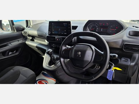 Peugeot Partner PROFESSIONAL 850 L2 H1 5 SEATER CREW VAN 1.5 HDI 100ps EU6 NO VAT 14