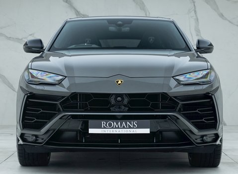 Lamborghini Urus 4