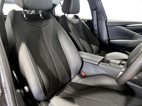 DS DS 4 1.6 E-TENSE 12.4kWh Trocadero Hatchback 5dr Petrol Plug-in Hybrid EAT8 Euro 11