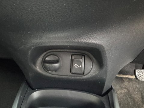 Toyota Yaris 1.5 HYBRID VVT-I ICON AUTOMATIC 18