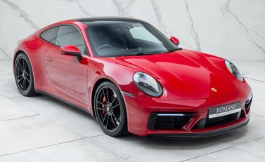 Porsche 911 Carrera 4 GTS (992) 11