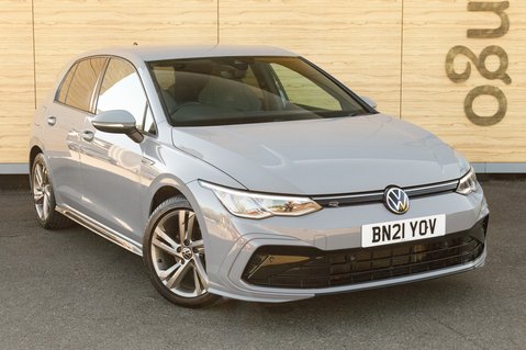 Volkswagen Golf R-LINE TSI 1