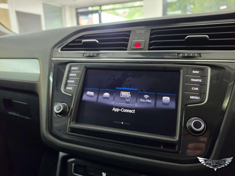 Volkswagen Tiguan 2.0 TDI BlueMotion Tech SE Navigation 4Motion Euro 6 (s/s) 5dr 74