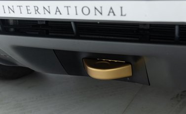 Land Rover Defender OCTA EDITION ONE 40