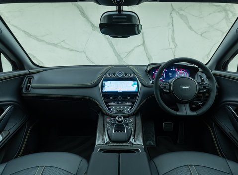 Aston Martin DBX 707 23