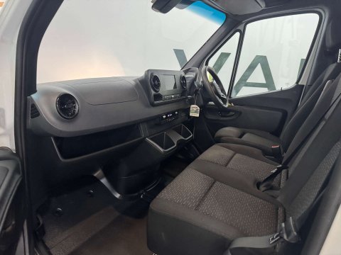 Mercedes-Benz Sprinter 2.0 Sprinter 315 Premium CDi MWB 11
