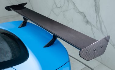 Aston Martin Vantage GT8 32