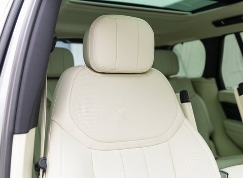 Land Rover Range Rover P400 HSE 11