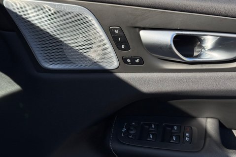 Volvo XC60 RECHARGE T8 ULTIMATE DARK AWD -PLUG IN HYBRID - VAT Q -PAN ROOF  37