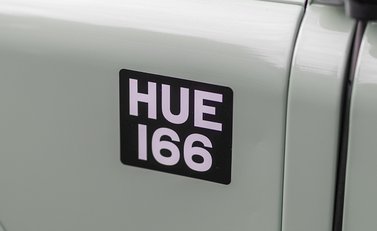 Land Rover Defender 90 Heritage Hard Top 20