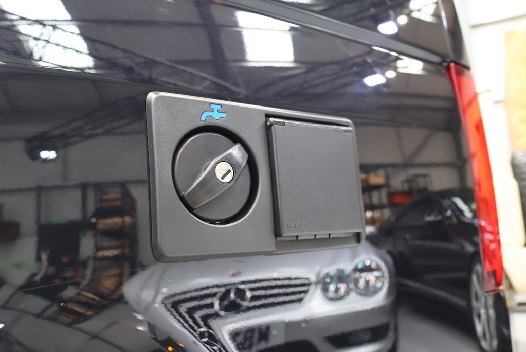 Volkswagen California OCEANI 4MOTION DSG HUGE SPEC VERY RARE  5 YEAR WARRANTY FROM NEW  4 BERTH 5