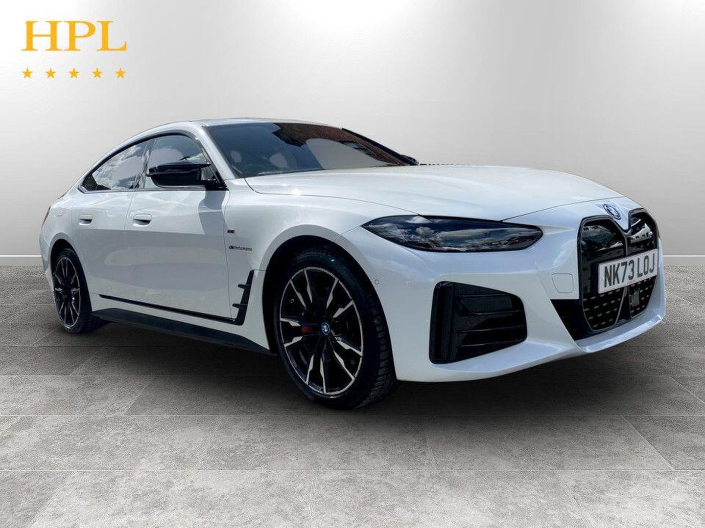 BMW i4 listing photo