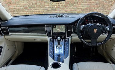 Porsche Panamera Turbo 14