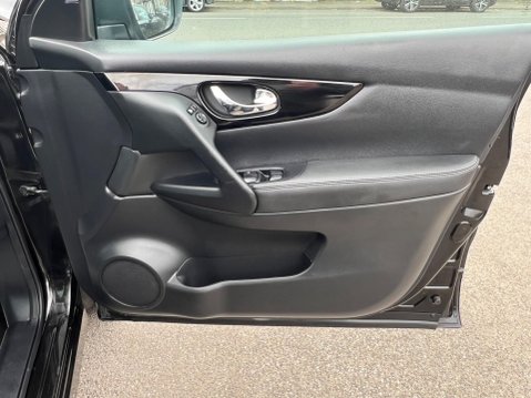 Nissan Qashqai 1.6 dCi Tekna XTRON 2WD Euro 5 (s/s) 5dr 40