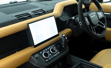 Land Rover Defender 110 V8 15