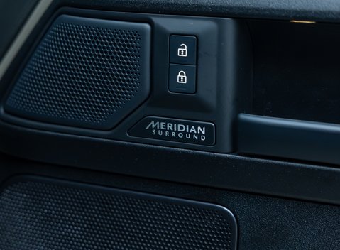 Land Rover Defender 110 OCTA EDITION ONE 31