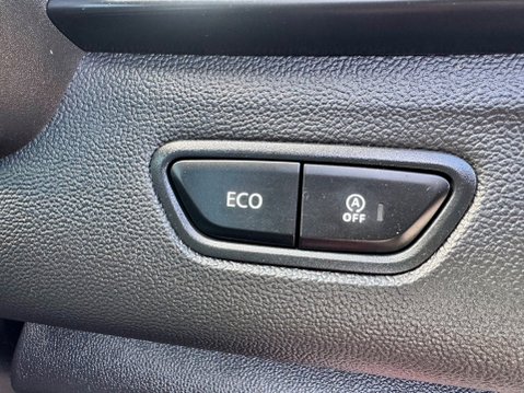 Renault Kadjar SIGNATURE NAV TCE 25