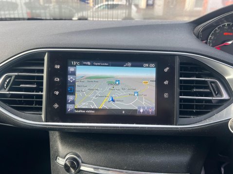 Peugeot 308 1.2 PureTech Allure Euro 6 (s/s) 5dr 25