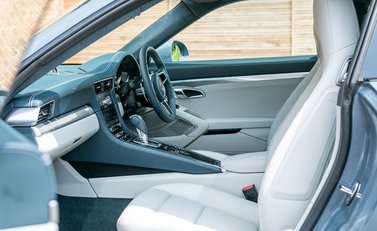 Porsche 911 (991.2) Carrera 15