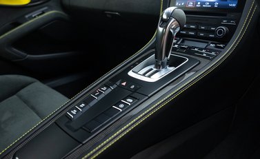 Porsche Cayman GT4 (718) 25