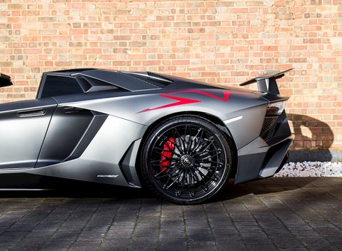 Lamborghini Aventador SV LP 750-4 Roadster 15