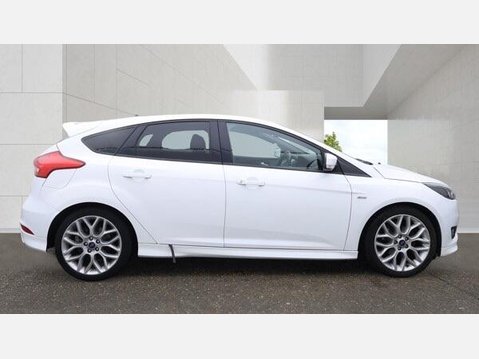 Ford Focus 1.0T EcoBoost ST-Line Euro 6 (s/s) 5dr 3