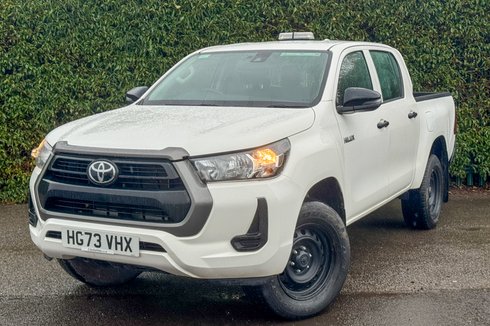 Toyota Hilux Active | 2.4 LT | Double Cab | Tow Bar | Camera | Air Con |