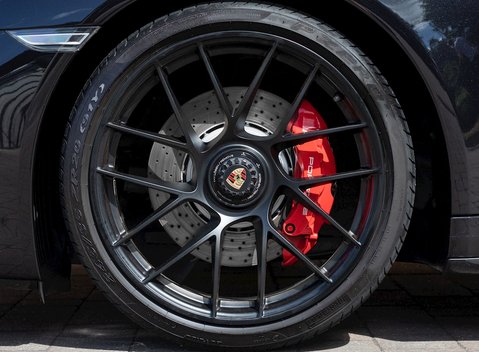 Porsche 911 (991.2) Targa 4 GTS 12