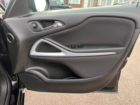 Vauxhall Zafira 1.4i Turbo SRi Euro 6 5dr 31