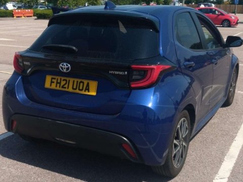 Toyota Yaris 1.5 Yaris Design HEV CVT 5dr 3