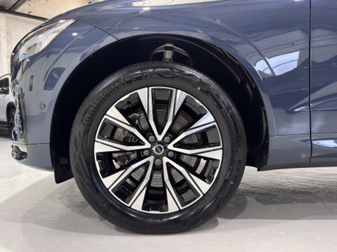 Volvo XC60 B4 PLUS MHEV 19