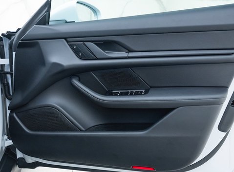 Porsche Taycan 4S 23