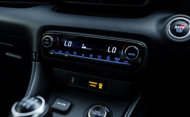 Toyota Yaris GR-Y CIRCUIT 26