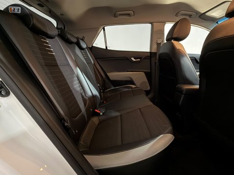 Kia Stonic CRDI FIRST EDITION 18