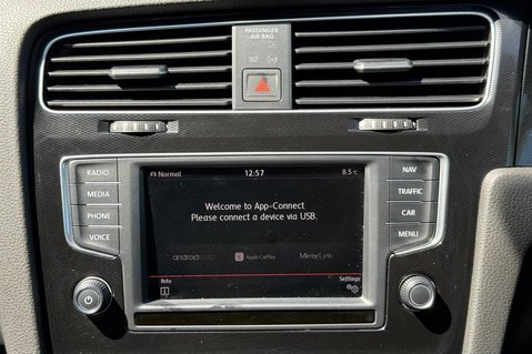 Volkswagen Golf GTI LAUNCH DSG - APPLE CAR PLAY - 2 OWNERS - 9 SERVICES RECORDED 38