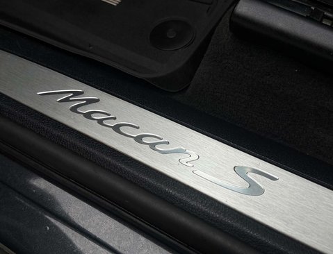 Porsche Macan 3.0 Macan S Semi-Auto 4WD 5dr 43