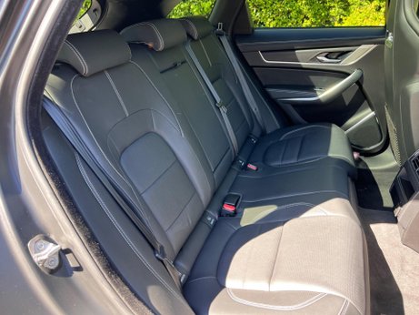 Jaguar F-Pace 2.0 D200 MHEV R-Dynamic HSE Black Auto AWD Euro 6 (s/s) 5dr 36