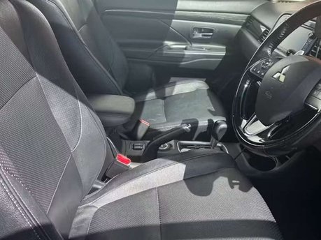 Mitsubishi Outlander 2.3 Outlander GX 4 DI-D Auto 4WD 5dr 23