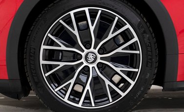 Porsche Taycan Turbo Cross Turismo 8