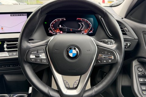 BMW 1 Series 118I SPORT - 1 OWNER -REVERSE CAMERA - PARK ASSISTANT - COMFORT PACKAGE 8