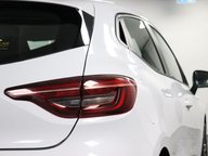 Renault Clio ICONIC EDITION TCE 23