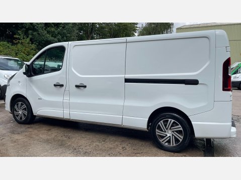 Vauxhall Vivaro 1.6 CDTi 2900 BiTurbo ecoFLEX Sportive L2 H1 Euro 5 (s/s) 5dr 14