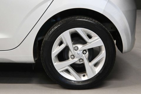 Hyundai i10 1.0 i10 SE Connect MPI Auto 5dr 35