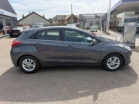 Hyundai i30 1.6 i30 SE Nav Blue Drive CRDi 5dr 12