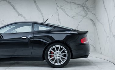 Aston Martin Vanquish S Ultimate 38