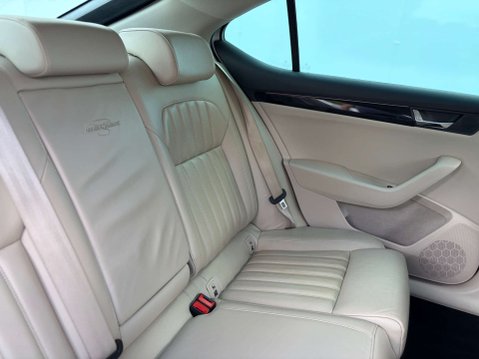 Skoda Superb 2.0 Superb Laurin & Klement TSi Semi-Auto 5dr 21