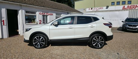 Nissan Qashqai DCI TEKNA.. 8 SERVICES.. 1 PREVIOUS KEEPER.. £20 ROAD TAX.. 70MPG..STUNNING 1