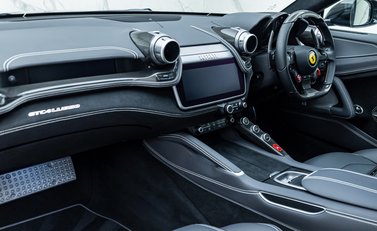 Ferrari GTC4 Lusso V12 22