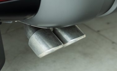 Land Rover Defender 90 V8 Carpathian Edition 31