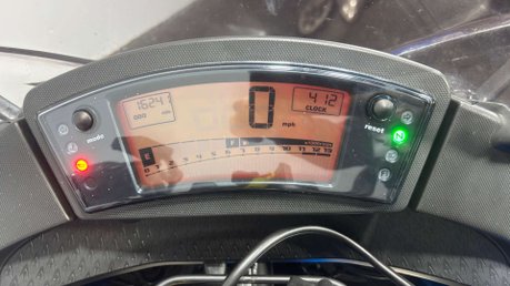 Kawasaki Er ER6 2010 ONLY 16K MOT SERVICED COMMUTER A2 BIKE 650CC TWIN 19